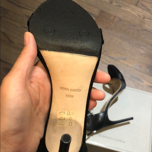 Black BCBG stilettos with fringed ankle strap. - Picture 4 of 4